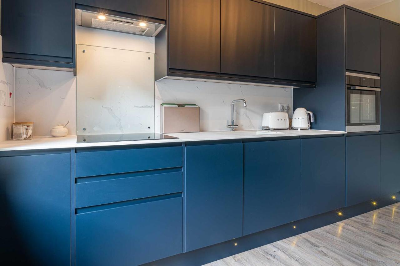 Beautiful Modern 1 Bedroom Apartment, City Centre Bath Exteriör bild
